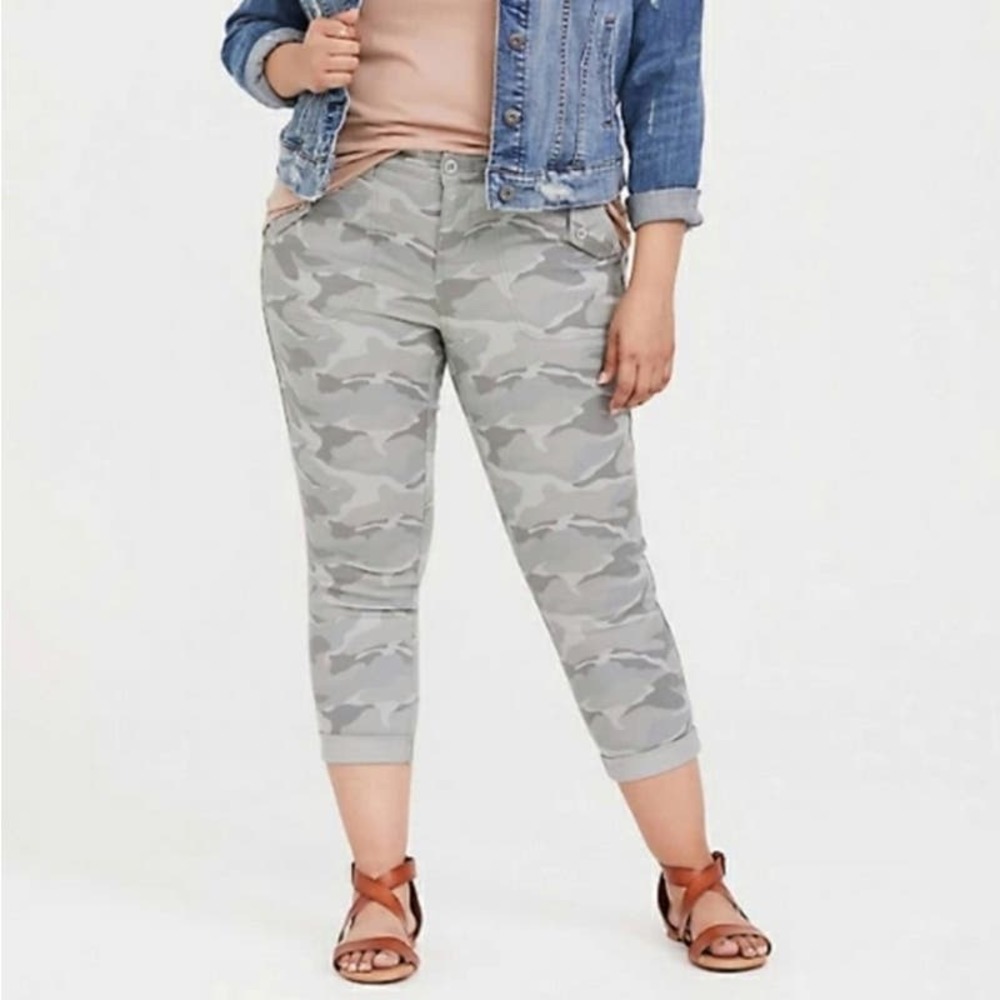 Torrid Gray Camo Cropped Pants